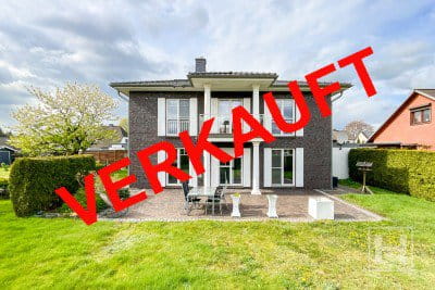 Foto Mit Freude und Stolz k�nnen wir verk�nden, dass dieses luxuri�se Traumhaus nun einen neuen Eigent�mer gefunden hat, der den unvergleichlichen Komfort und die elegante Ausstrahlung dieses besonderen Anwesens in Kaltenkirchen sch�tzen und genie�en wird. Gratulation!<br>