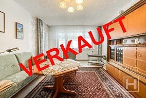 Foto Diese charmante 3-Zimmer-Wohnung im Zentrum von Wahlstedt ist nun offiziell vergeben und wir freuen uns, wieder jemandem zu einem neuen Zuhause verholfen zu haben. Mit etwas Kreativit�t und handwerklichem Geschick wird diese Immobilie bald in modernem Glanz erstrahlen und bietet nicht nur eine zeitgem��e Wohlf�hloase, sondern auch ein enormes Wertsteigerungspotential.<br><br>