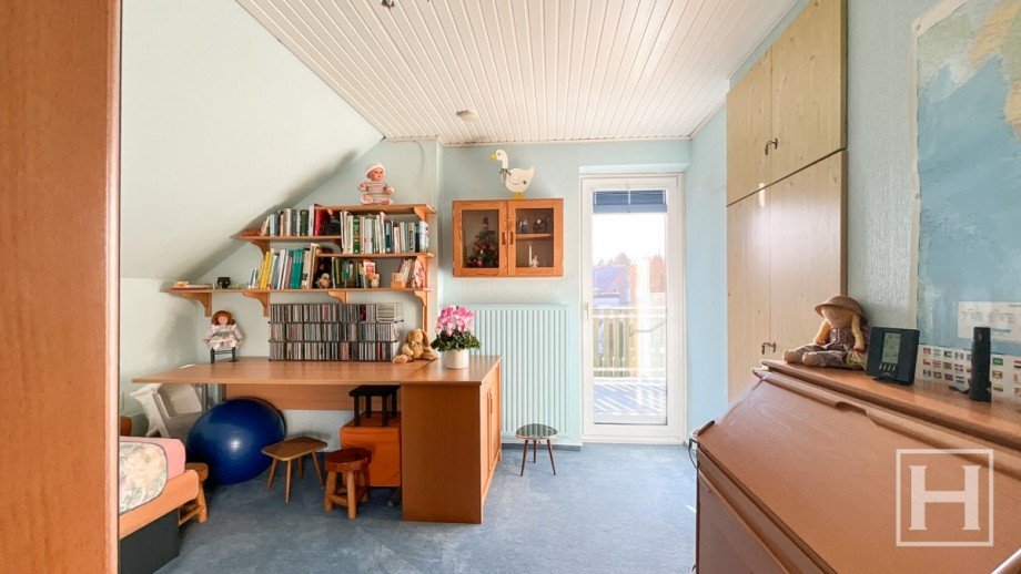 Zweites Zimmer mit Zugang zum Balkon Einfamilienhaus H�ttblek