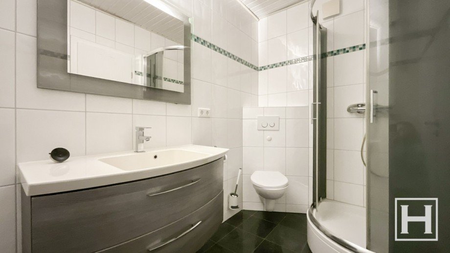 Badezimmer mit Dusche Etagenwohnung Bad Segeberg