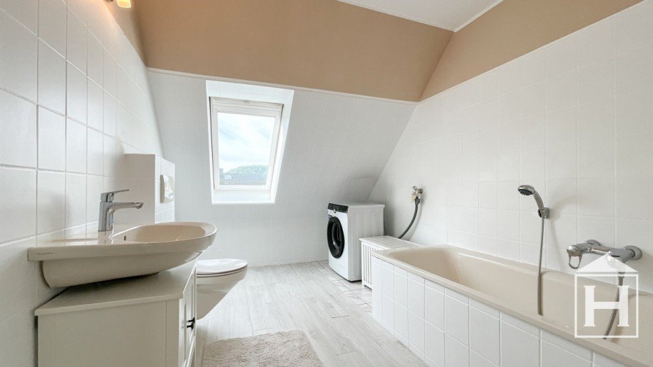 Gro�es Badezimmer Zweifamilienhaus Kisdorf