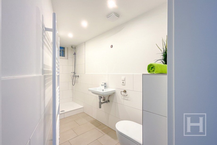 Schickes En-Suite-Duschbad (Duschkabine ist inzwischen montiert) Erdgeschosswohnung Stuvenborn