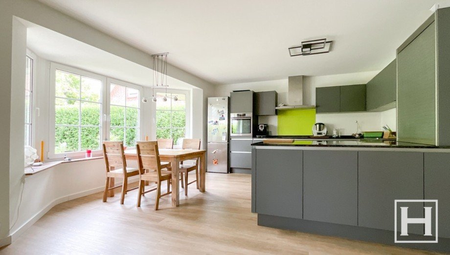 Blick vom Wohnzimmer in K�che und Essbereich Einfamilienhaus Itzstedt