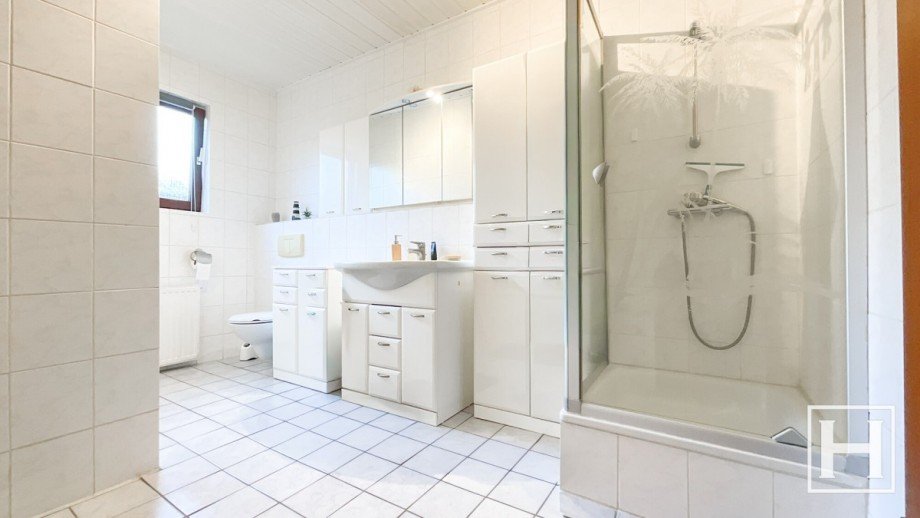 Gro�es Badezimmer Souterrainwohnung Wahlstedt
