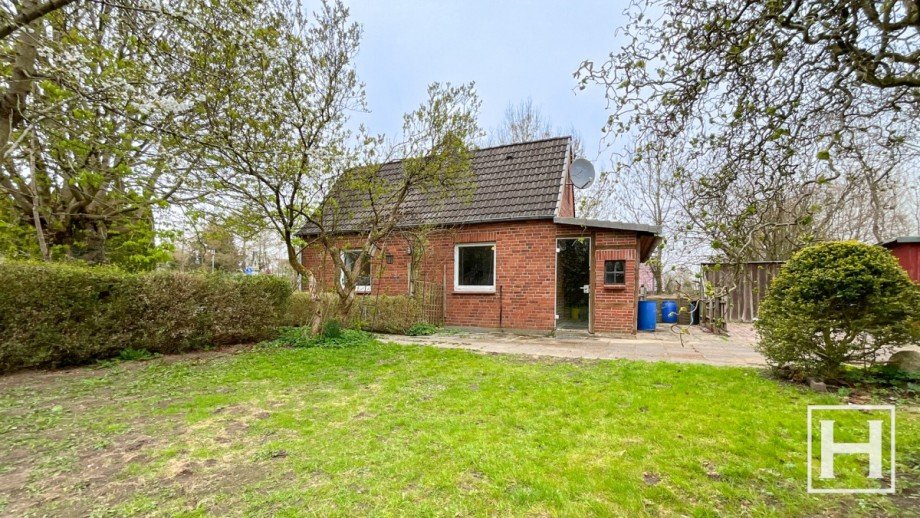Nebengeb�ude mit Garten Einfamilienhaus Fahrenkrug