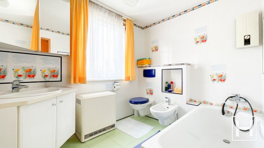 Badezimmer Doppelhaush�lfte Klein R�nnau