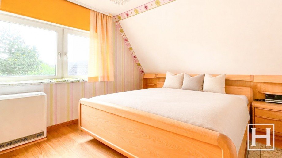 Schlafzimmer Doppelhaush�lfte Klein R�nnau