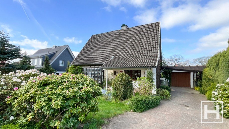 Auffahrt mit Garage Einfamilienhaus Henstedt-Ulzburg