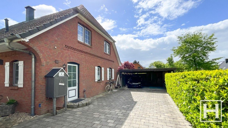 Auffahrt mit Carport Einfamilienhaus Kisdorf