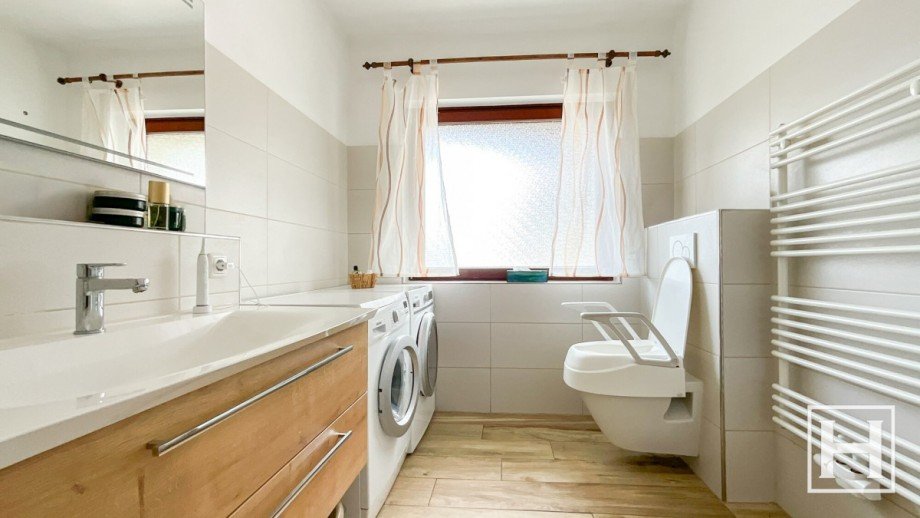 Badezimmer mit bodentiefer Dusche Einfamilienhaus Itzstedt